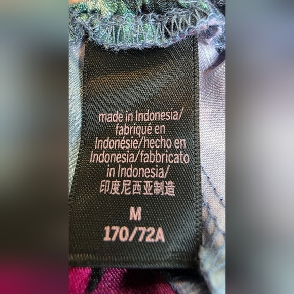 Victorias Secret Floral Lounge Pants. Poly. Med - Picture 6 of 8